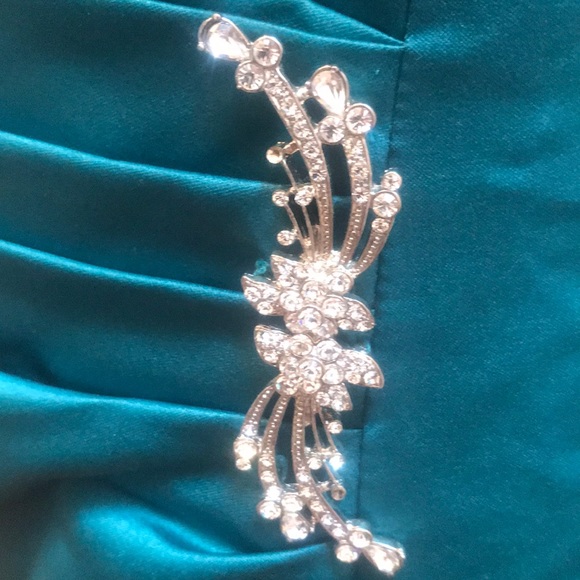 David’s Bridal Gown - Picture 6 of 8